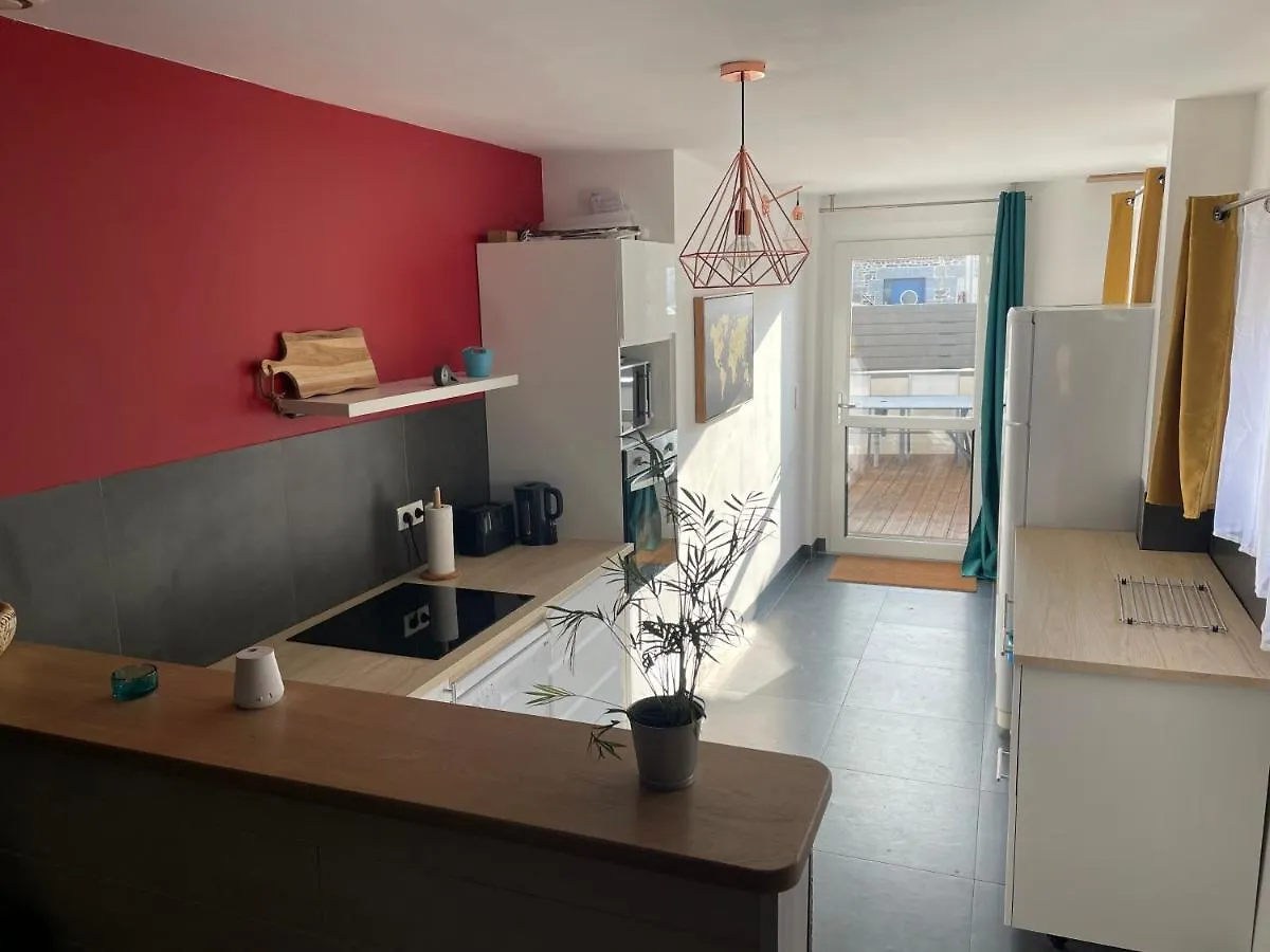 Holiday home Maison Centre Bourg A 50M De La Plage Cherrueix France